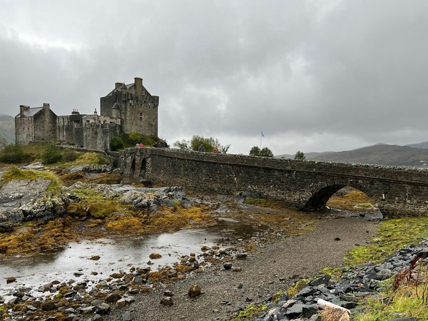 How can you arrange a hands-on workshop in medieval tapestry weaving in Northumberland?