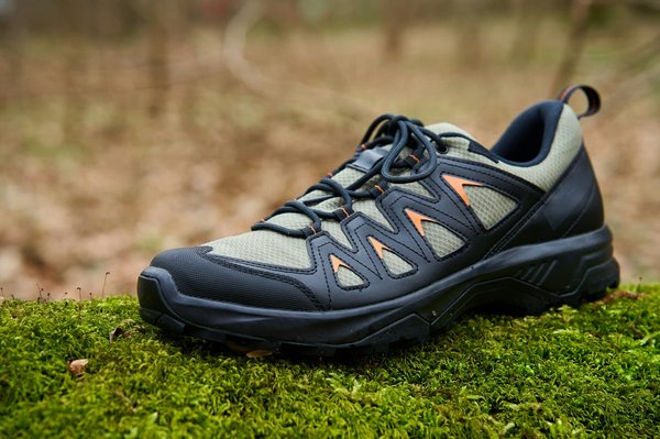 What are the best practices for sustainable tourism in the UK's National Parks?